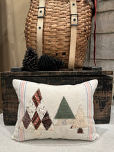 Load image into Gallery viewer, Grain sack Pillow with 3 trees
