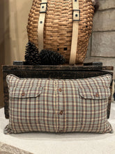 Load image into Gallery viewer, Kentucky Vintage Pennant Pillow
