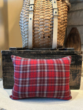 Load image into Gallery viewer, Grainsack pillow (FALL)
