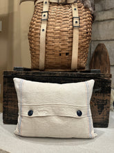 Load image into Gallery viewer, Grainsack pillow (1 grainsack pumpkin)
