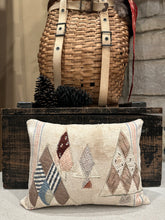 Load image into Gallery viewer, Grain sack with 4 scrap tree
