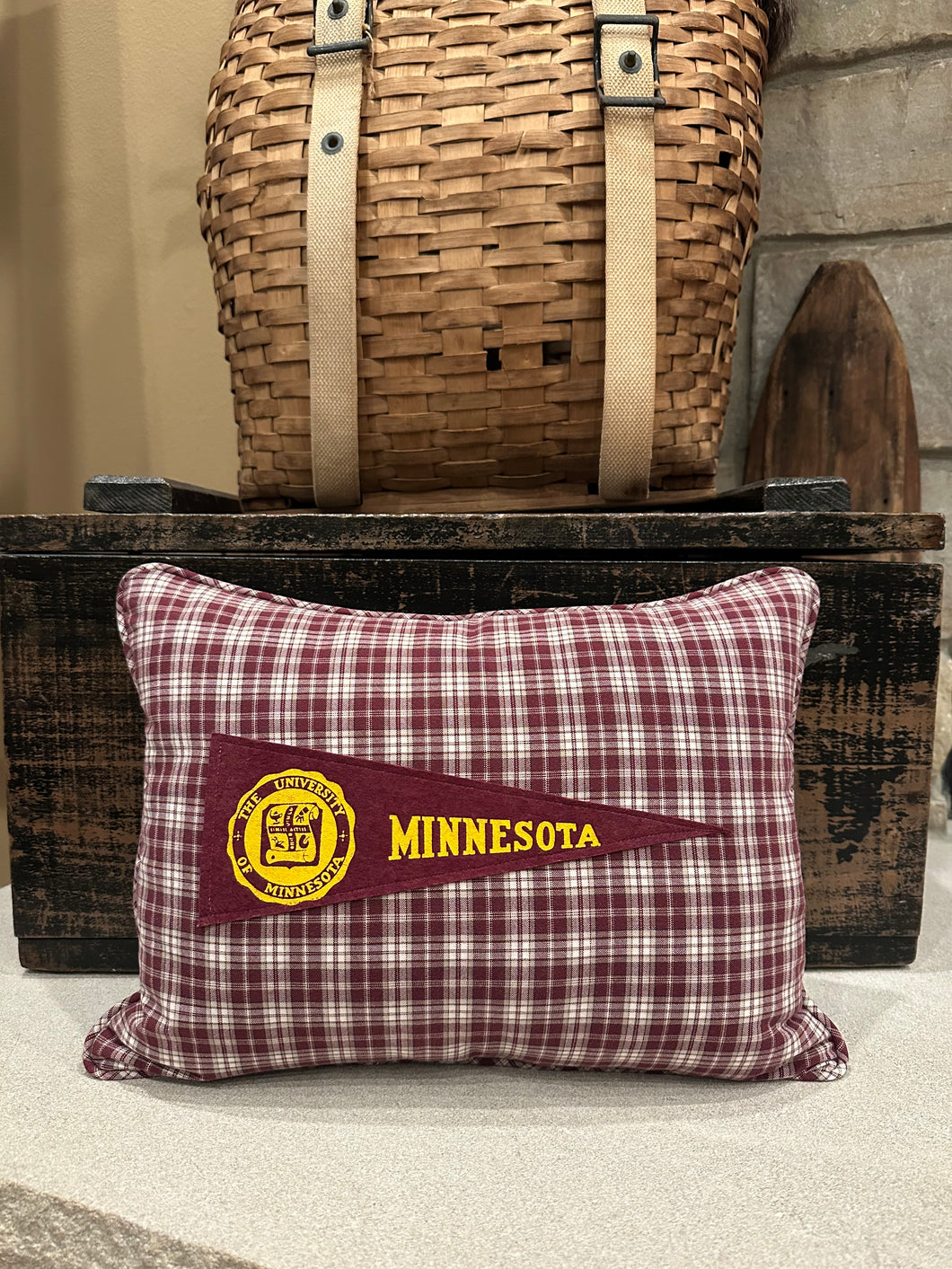 UMN Vintage Pennant Pillow