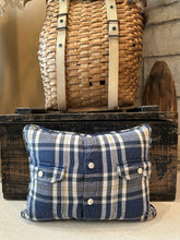 Load image into Gallery viewer, Milwaukee Brewers Pennant Pillow (2 pockets)
