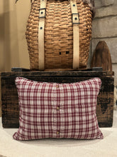 Load image into Gallery viewer, UMN Vintage Pennant Pillow

