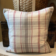 Load image into Gallery viewer, &quot;W&quot; Varsity Letter Pillow
