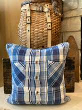 Load image into Gallery viewer, &quot;U&quot; Varsity Letter Pillow
