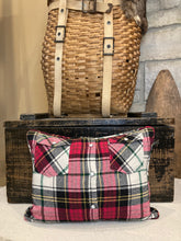 Load image into Gallery viewer, Chicago Illinois Vintage Pennant Pillow
