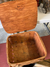 Load image into Gallery viewer, Pie  Basket
