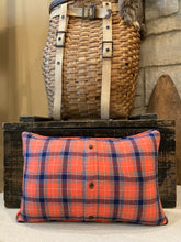 Load image into Gallery viewer, UofI Vintage Pennant Pillow (pocket)
